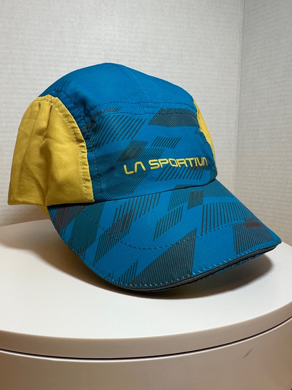 La Sportiva Skyline Small blue & Yellow Trail Running Cap